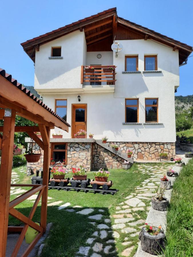 Вила Здравец Yagodina Luaran gambar